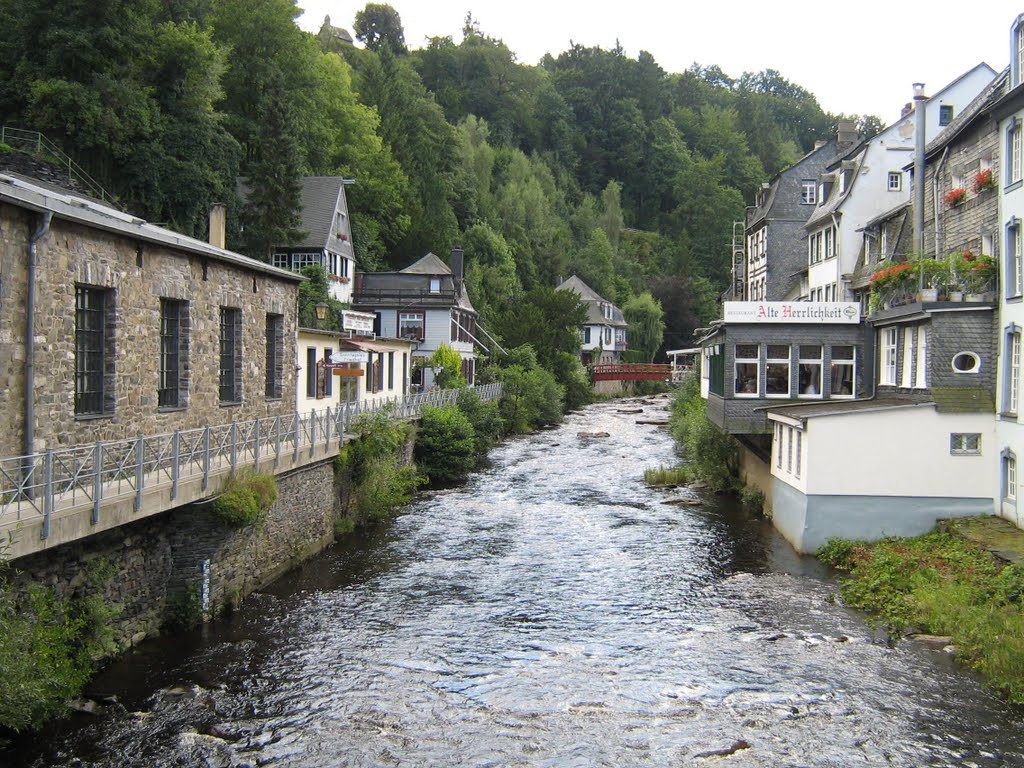 Monschau Blick von der Glashütte zur Alsstadt by jochen82