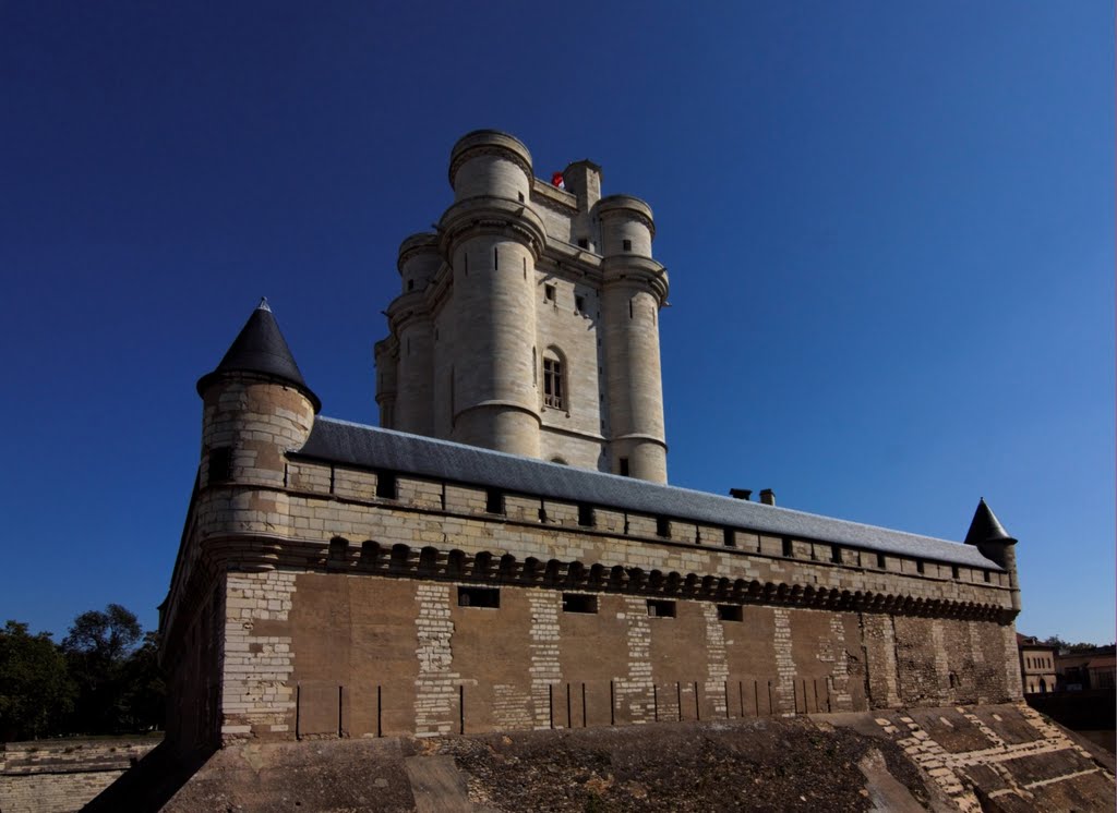 Chateau Vincennes, Paris by sandcove