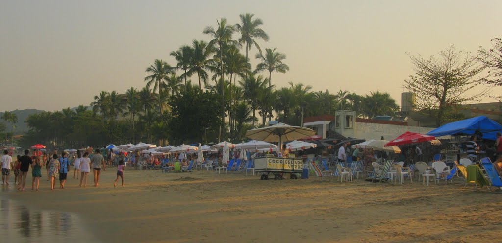 Praia de Pernambuco by Enio Prado