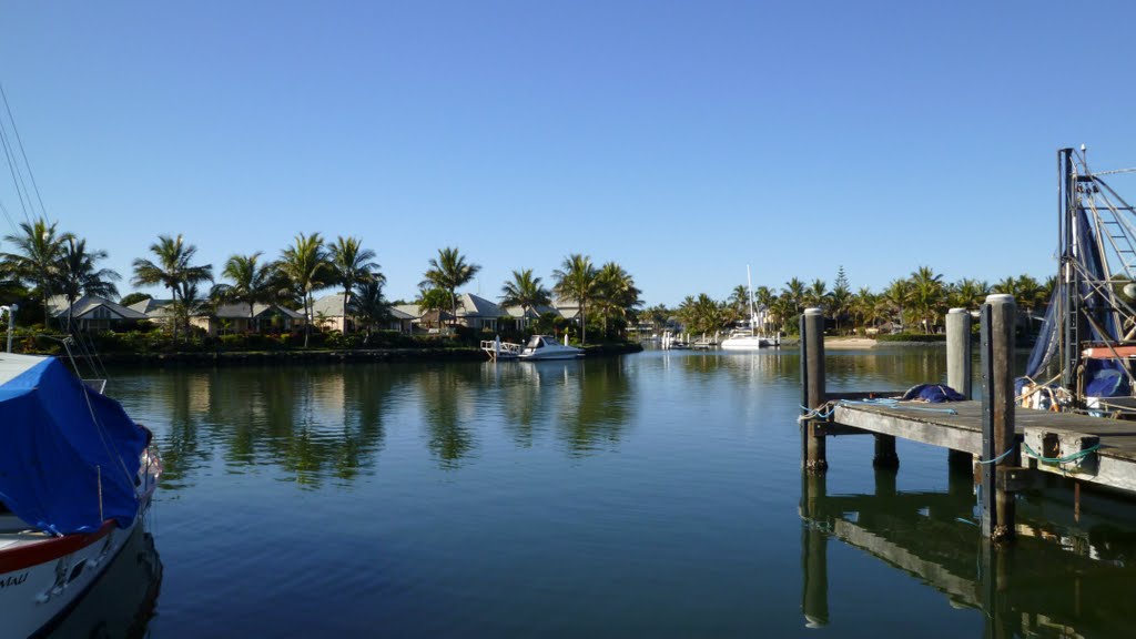 Canal life, Tweed Heads by Badgerise