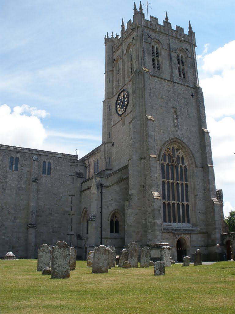 Christchurch Priory Church by Loris Zubanović