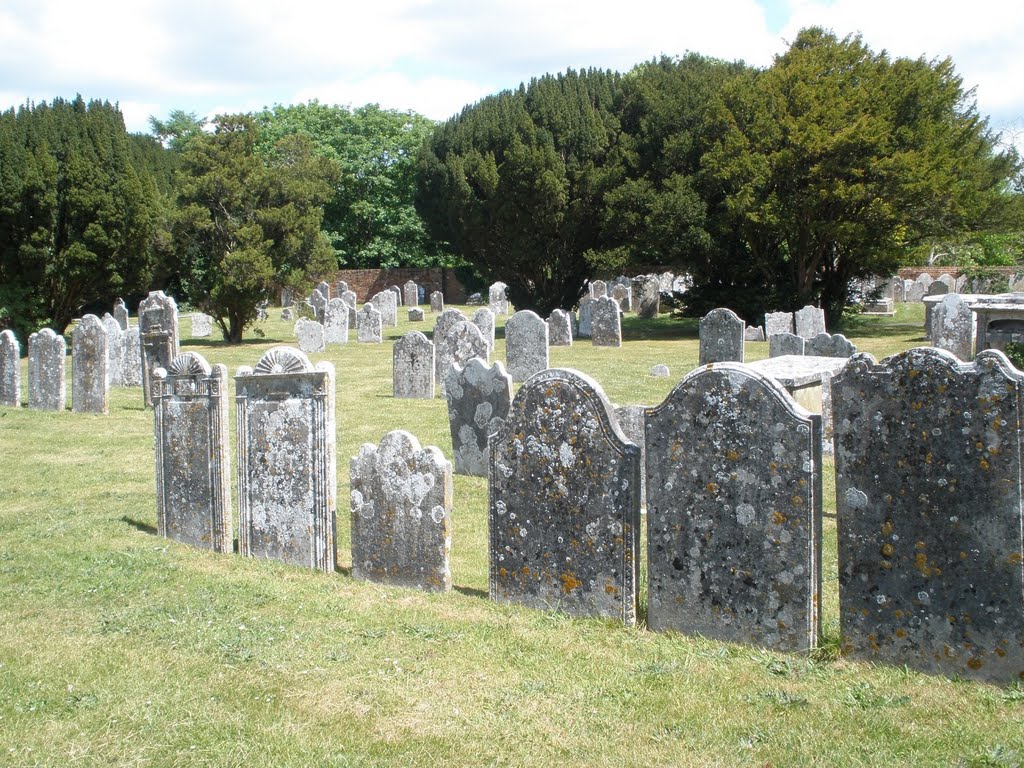 Christchurch Priory (old cemetery) by Loris Zubanović