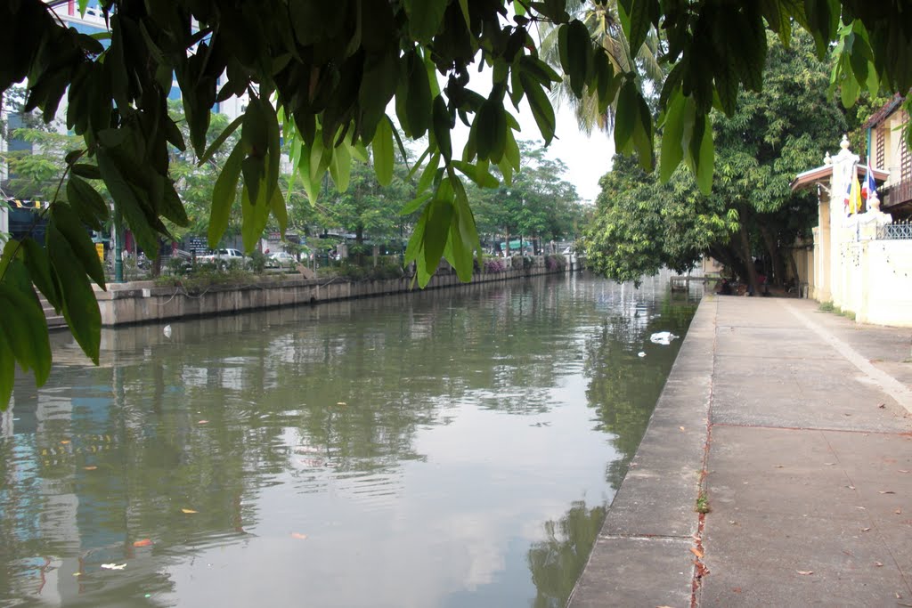 Amazing Thailand Khlong Krung Kasem by Holger Bauer