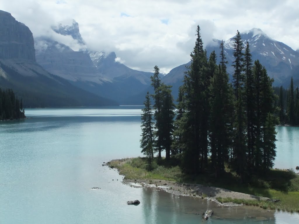 Maligne Lake by Carli Peters