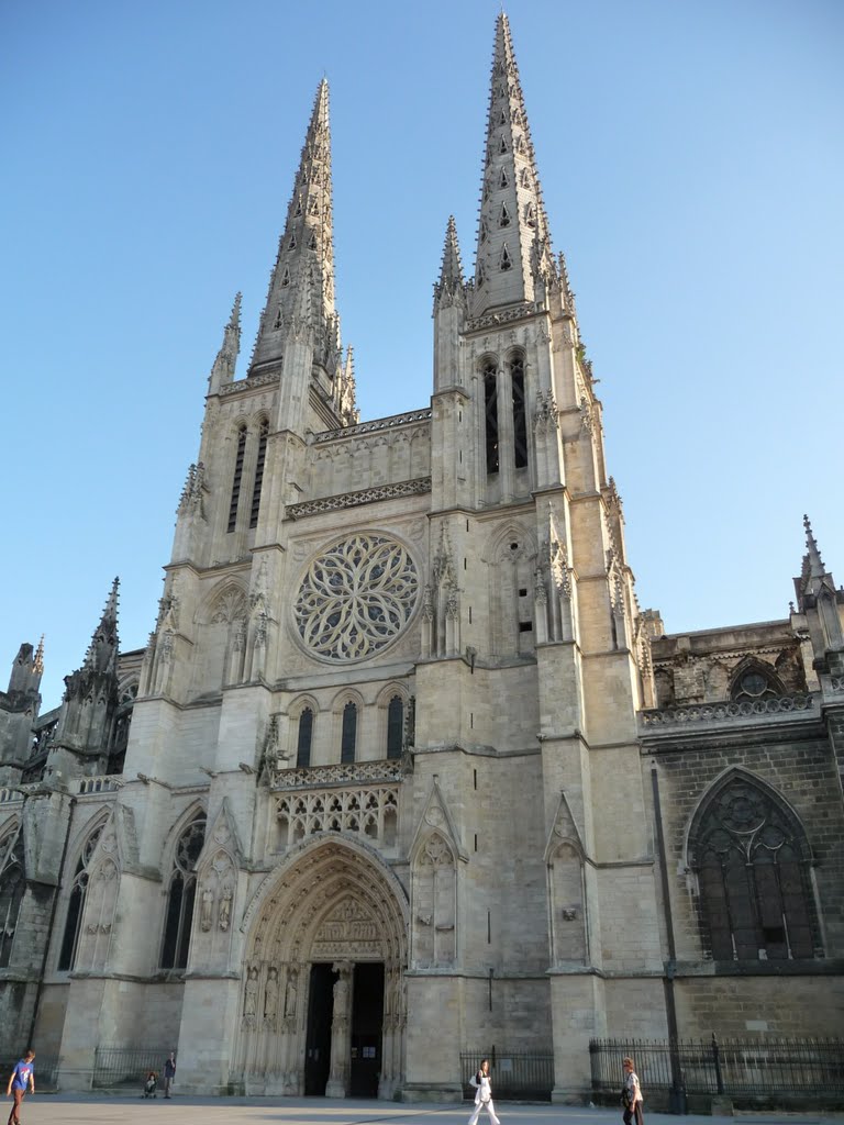 Cathédrale Saint-André de Bordeaux by Xianfeng Fei