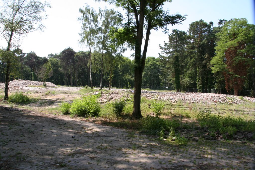 Laatste brokken Sinaï Centrum in Amersfoort. by Carl030nl