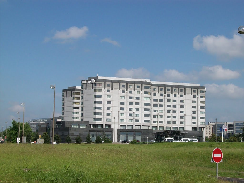 Hilton CDG, Paris by Sean Hiscock