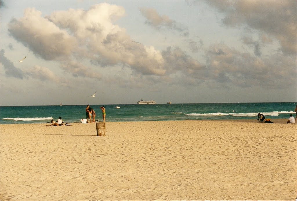 Ft Lauderdale Beach, fl by RichBC