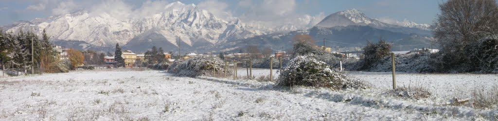 Alpi Apuane da Villa Ceci Supernevicata by paolo 75