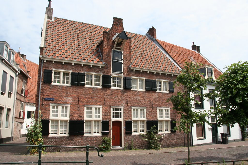 Hoekpand Nieuweweg met Muurhuizen, Amersfoort. by Carl030nl