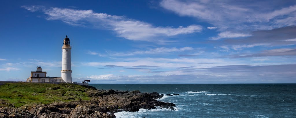 The Corsewell Lighthouse, Stranraer, Scotland by Fuzzypiggy