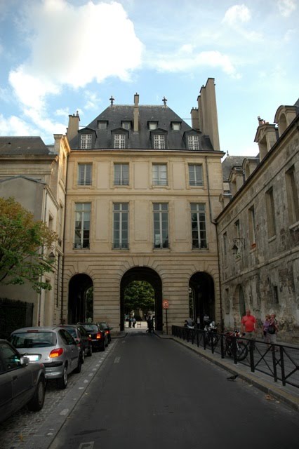 Place des Voges des Rue de Bearn, Paris, Fr by José Pedro Fernandes