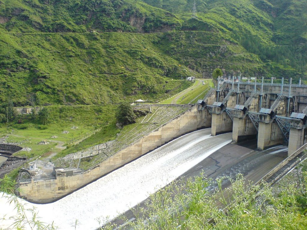 Monsoon Season at Pandoh Dam by Shailesh Thakur