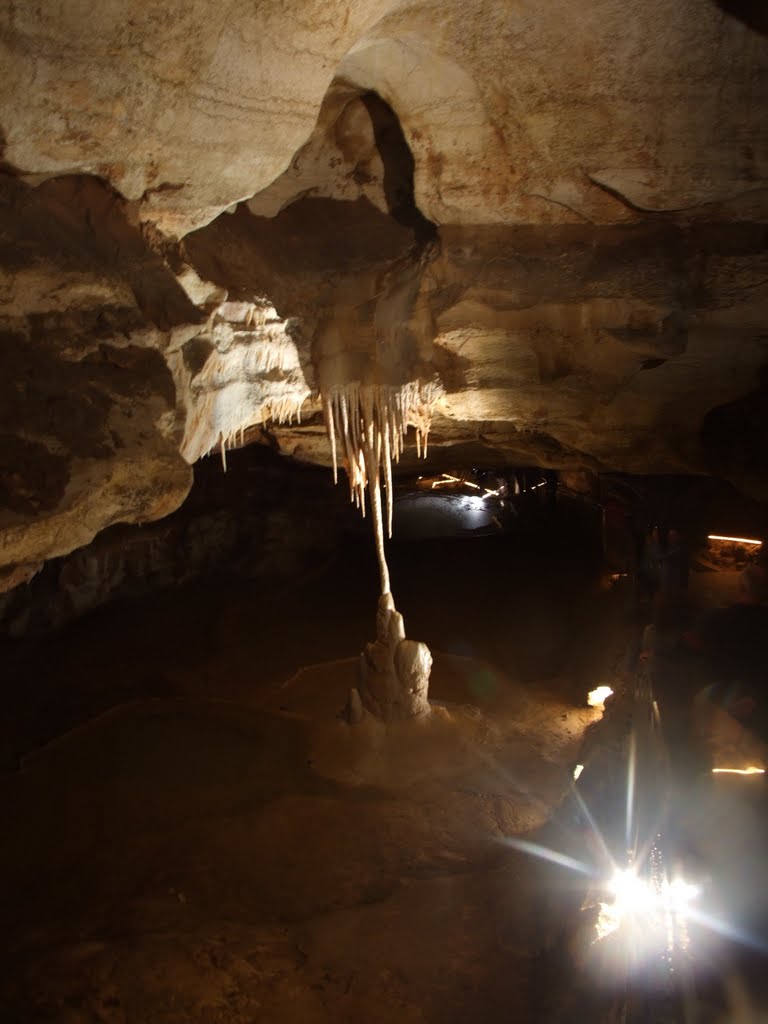 Lacave stalactites by Ticarus