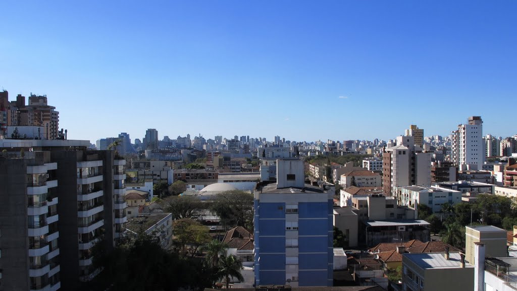 Visão Hospital Mãe de Deus, Porto Alegre, RS, Brasil by Gustavo Dalla Nora