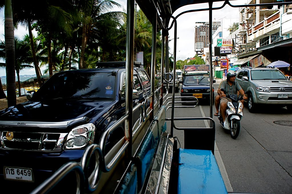 View from a tuctuc by Elliot DARREN