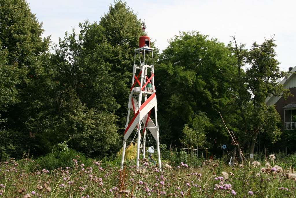 Kunst-installatie in bloemenveld, Amersfoort. by Carl030nl