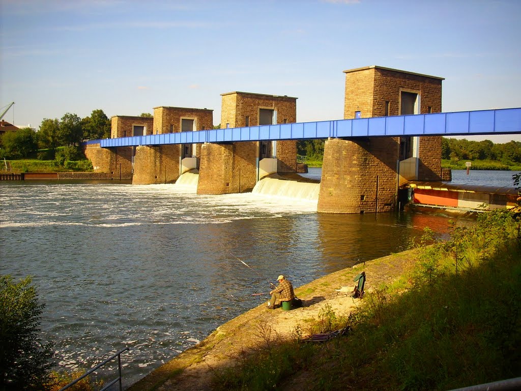 H©) September 2010 / Am Ruhr Wehr in Duisburg by Hannes Th.