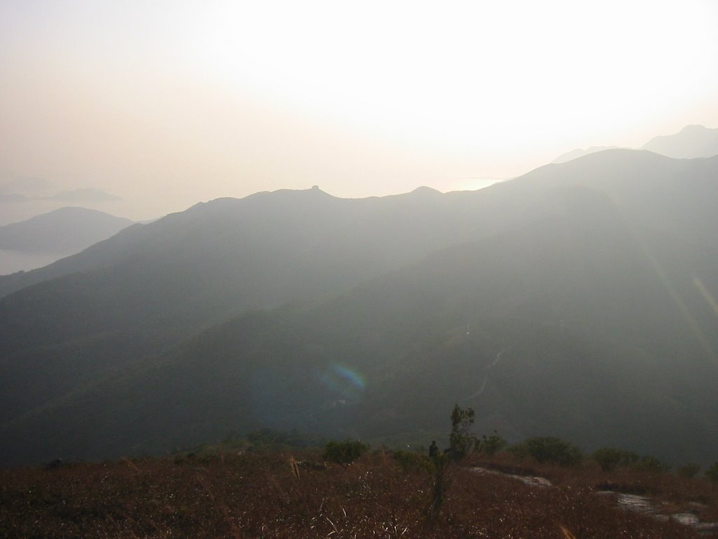 Kau Nga Ling, view from Sunset Peak by ecmkam