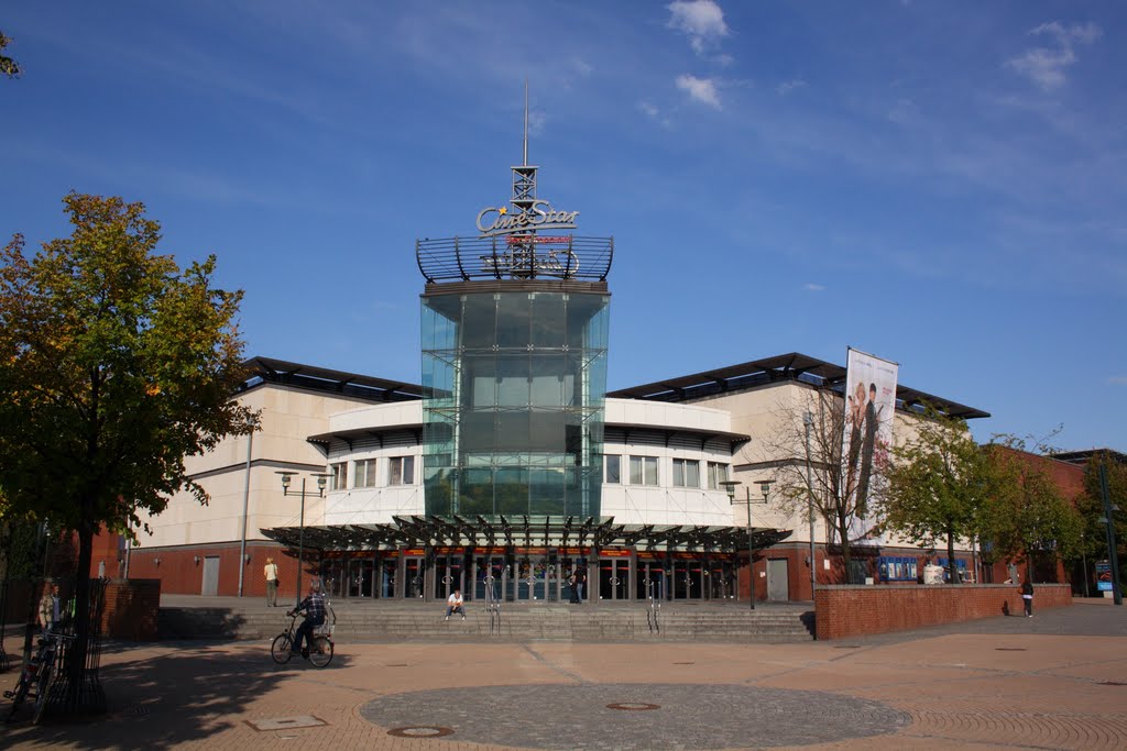 Oberhausen CENTRO, Uferpromenade, Kino by Ralf Siegler