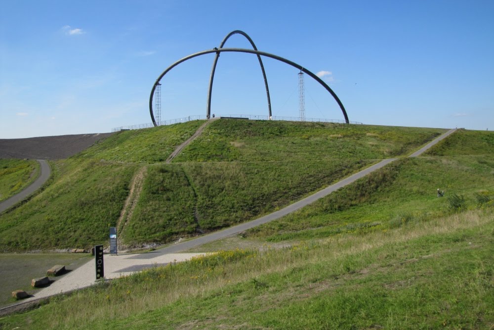 Herten: Halde Hoheward: Horizont-Observatorium by Dieter Möller