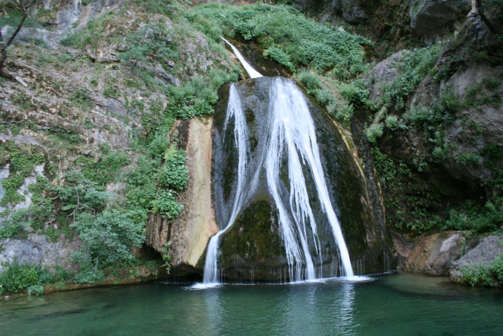 Nacimiento rio mundo by Rafael Ibañez