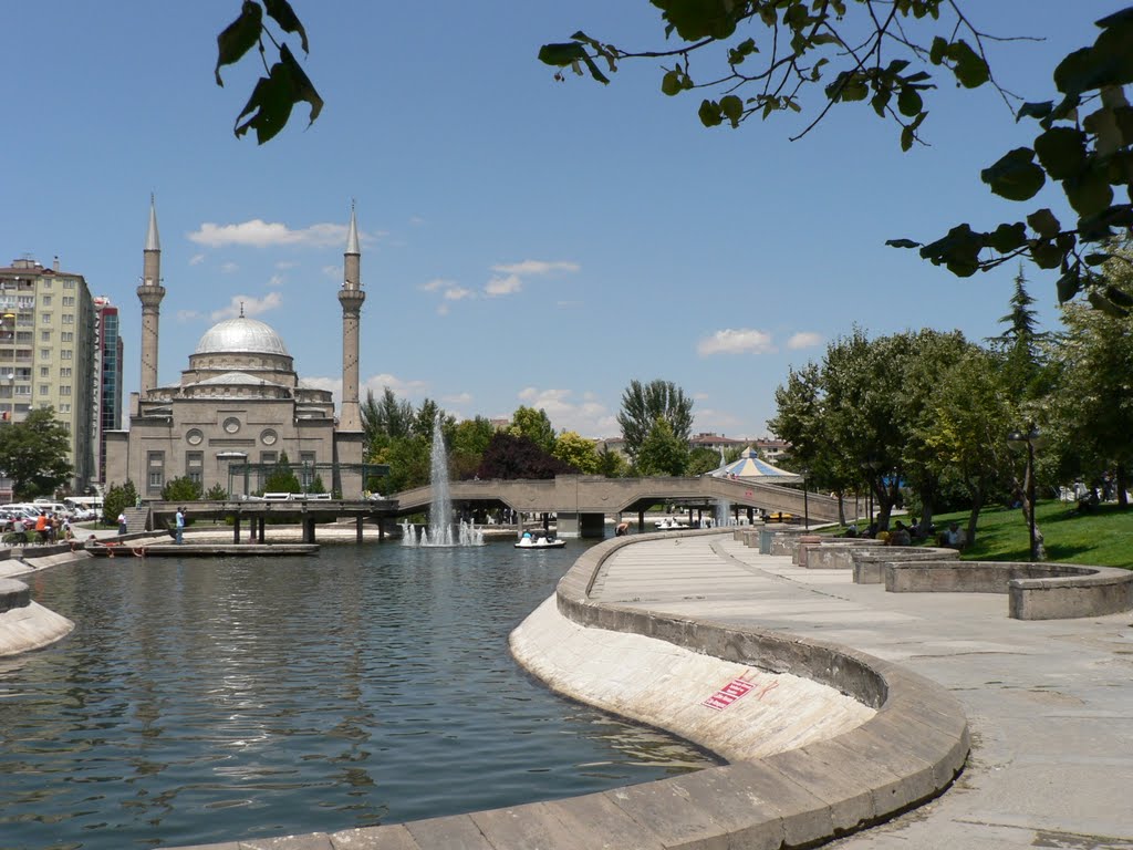 ****Gevher Nesibe Moschee mit Springbrunnen by Mehmet Gencaslan