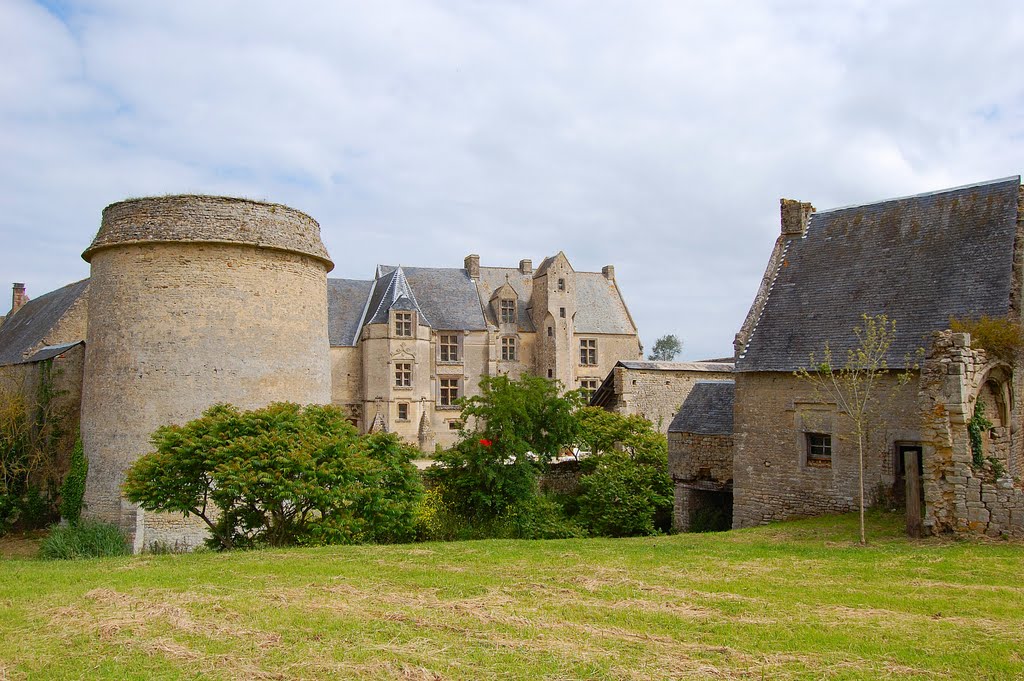 Château d'Argouges by Les Argonautes