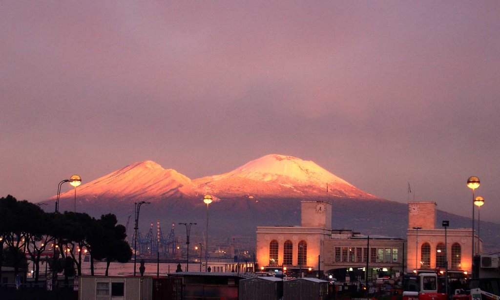 Vesuvio innevato by francesco de crescenzo