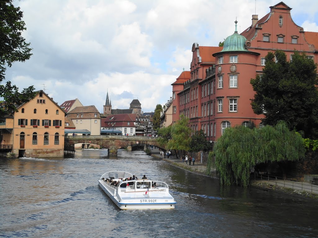 Wasserstrasse in Strassburg by Heinz Häring