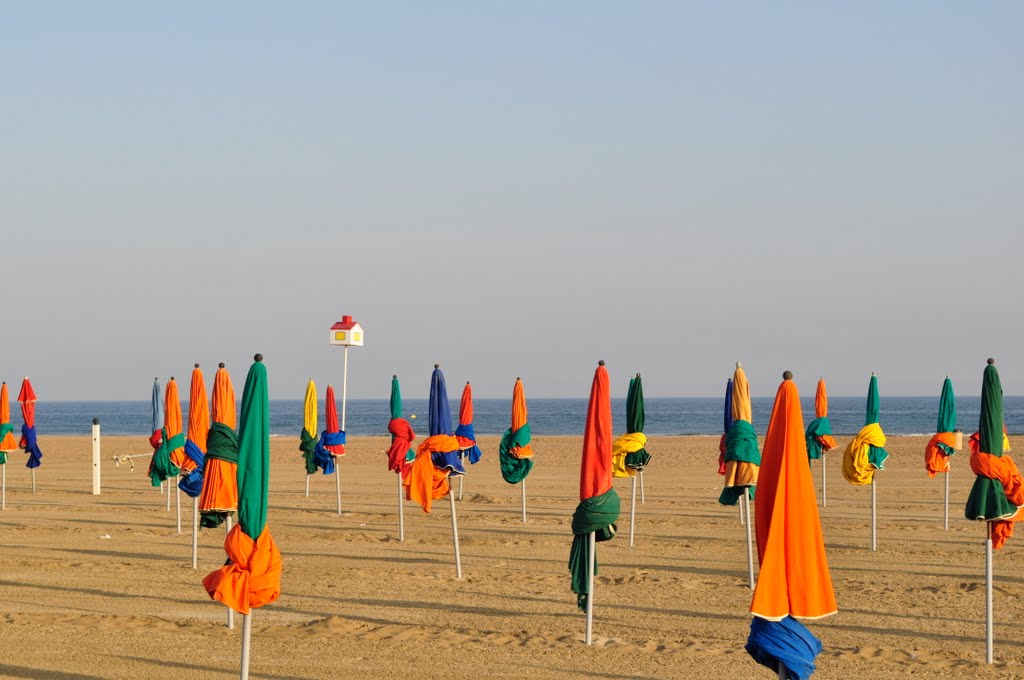 Les parasols; Deauville by Linaur