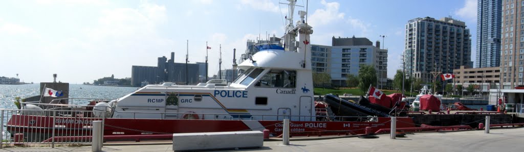 RCMP-GRC Patrol Boat, Toronto Harbour by Stephen Allen