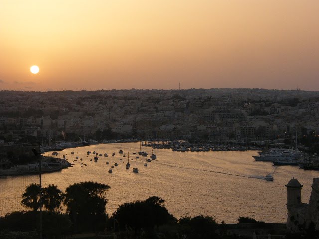 Sliema Front by nikak