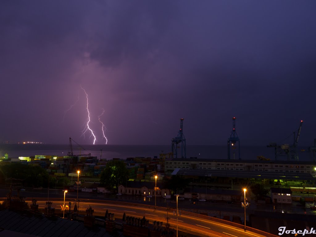 Rijeka, beautifull thunderstorm by Josip Ćuća - Žentil