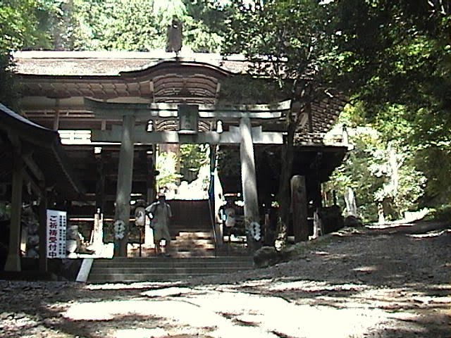 Tori, entrance to Yuki Shrine. by Ross-Barry Finlayson…