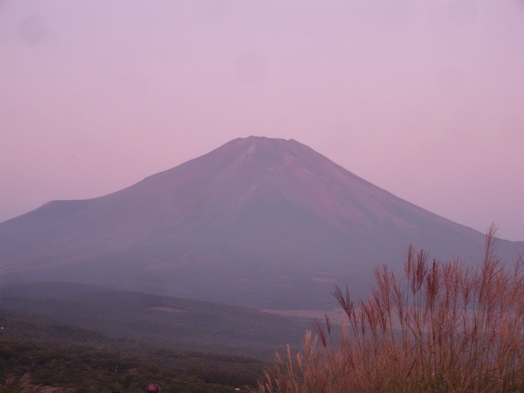 朝焼けの富士山 by hideki higano