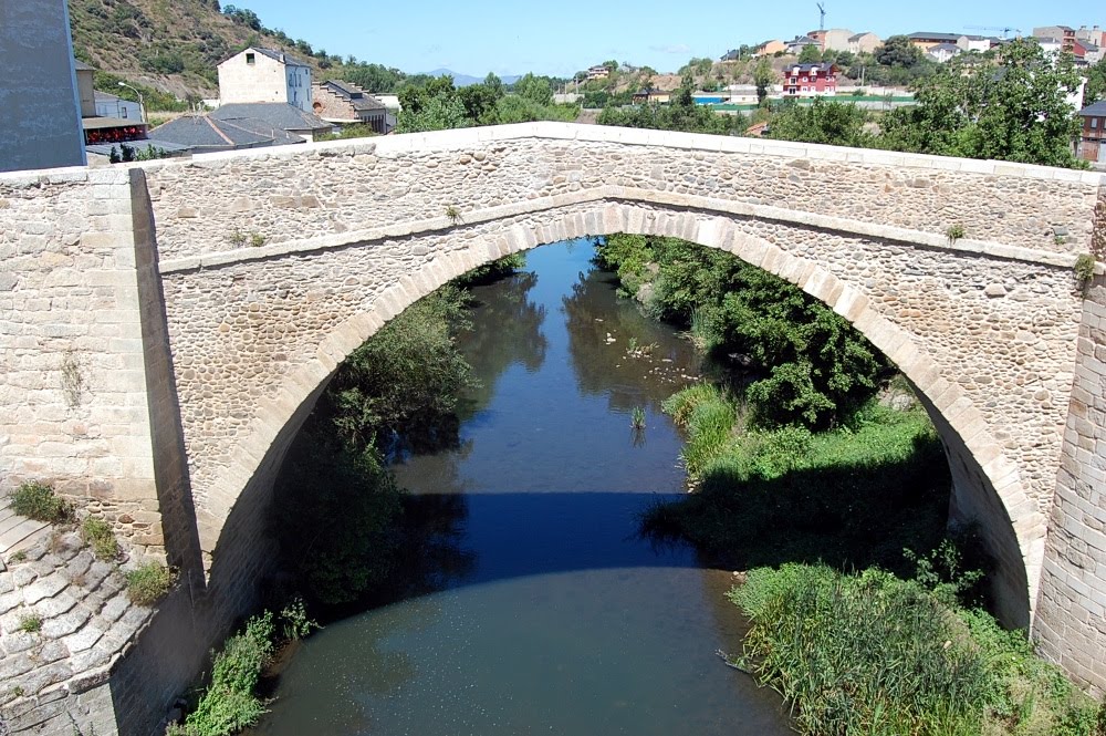 Puente de piedra by viajeroinquieto