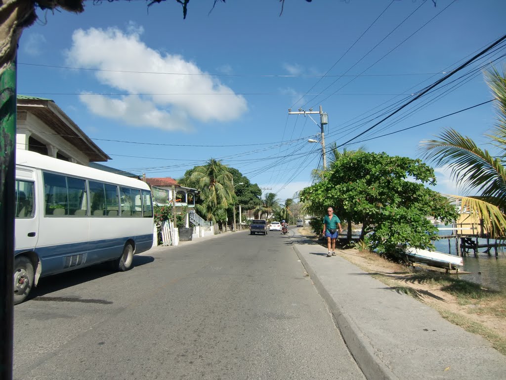 Roatan Island, Honduras by perezmontejo