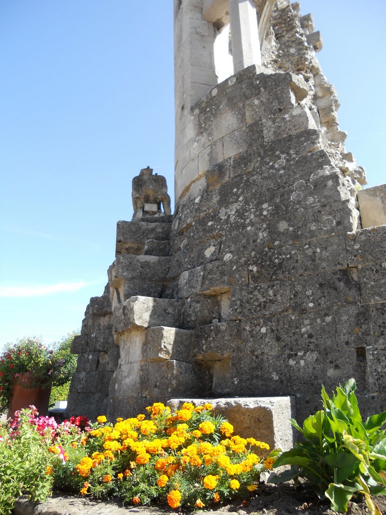 Fleurs et monument ! by Landry Lachèvre