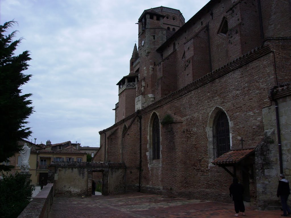 Façade Sud-Ouest de la Cathédrale by Claudius B.