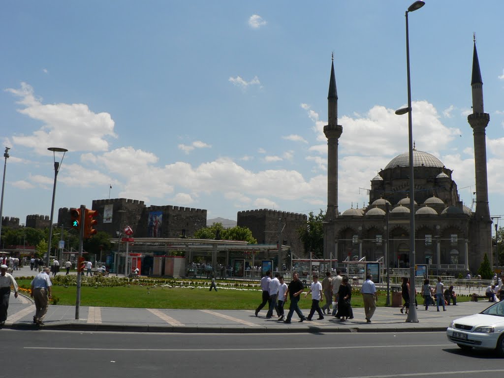 ****Bürüngüz- Moschee vor der Stadtmauer in Mazaka by Mehmet Gencaslan