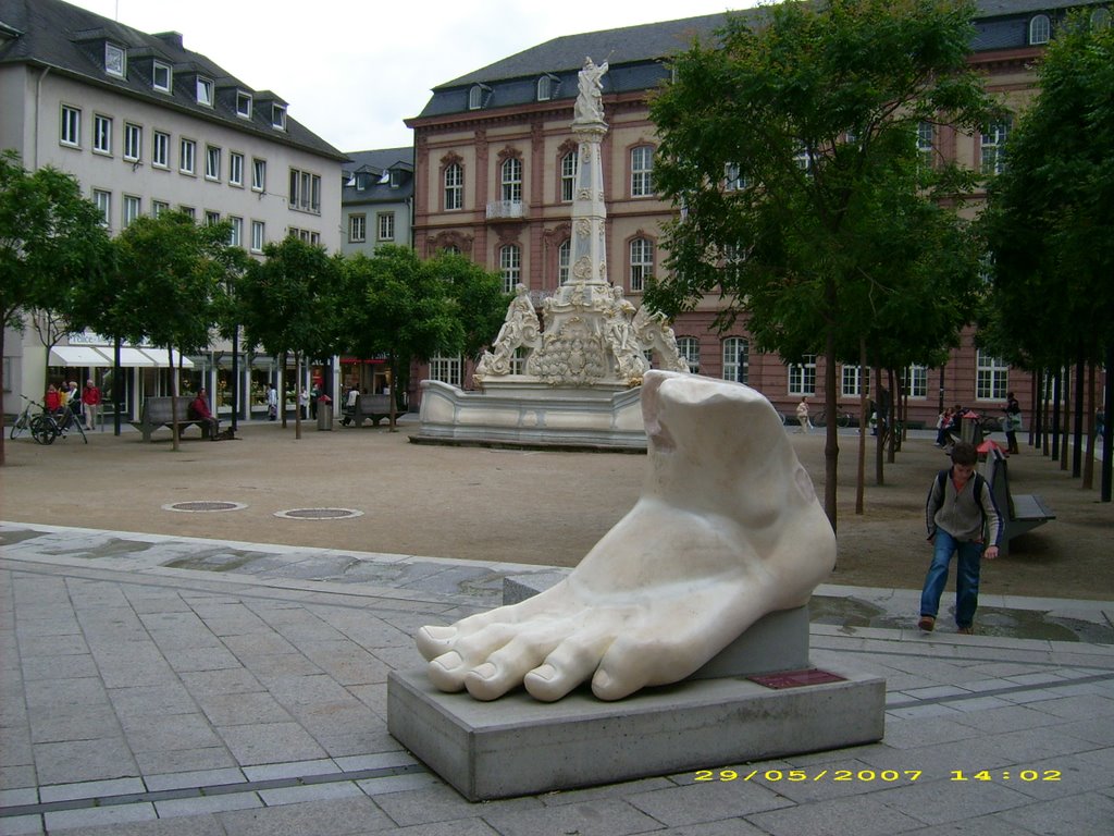 Trier, Kornmarkt mit Konstantinfuß by Johannes Modrow