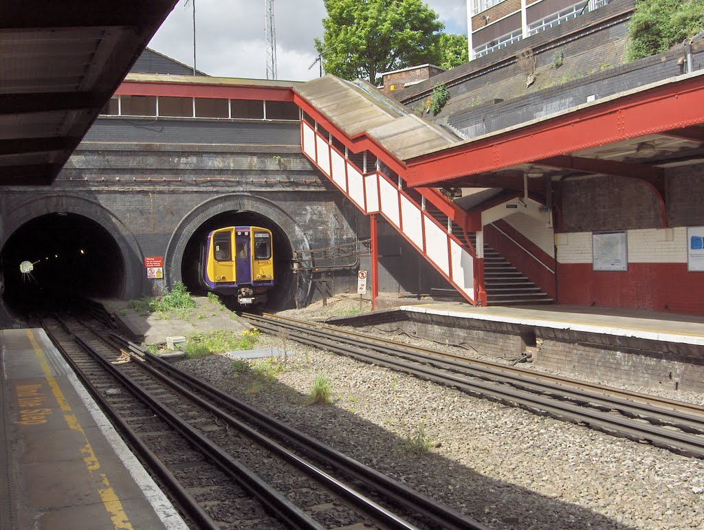 Kensal Green Metro Station by Imants Ozolins