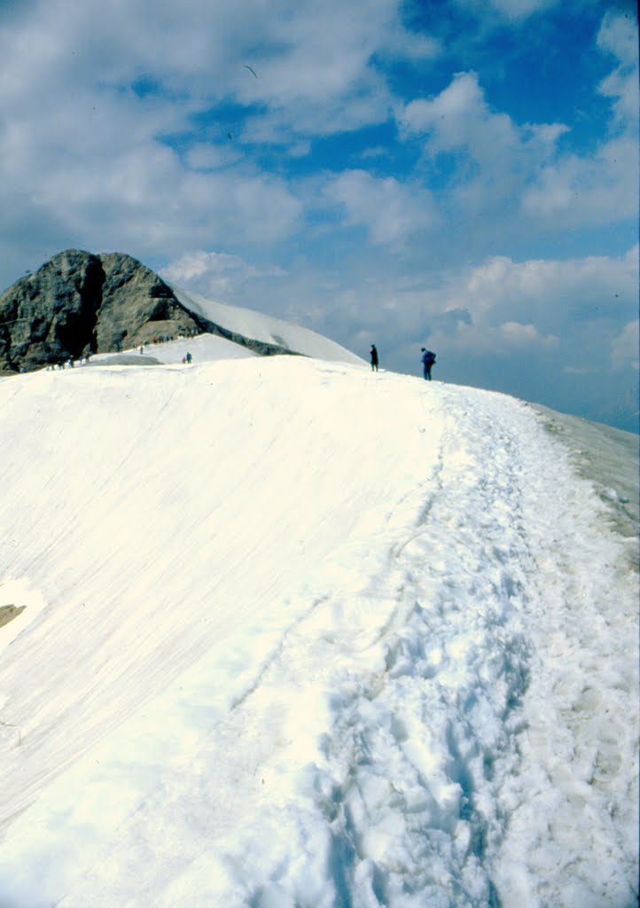 Passeggiando su un costone nell'agosto 1983 by lexingto