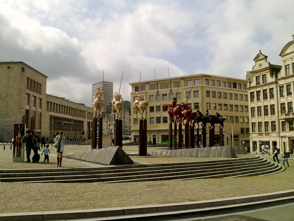 Sculptures by Javier Marin, Albertinaplein, Brussel by michiel.vanderwulp