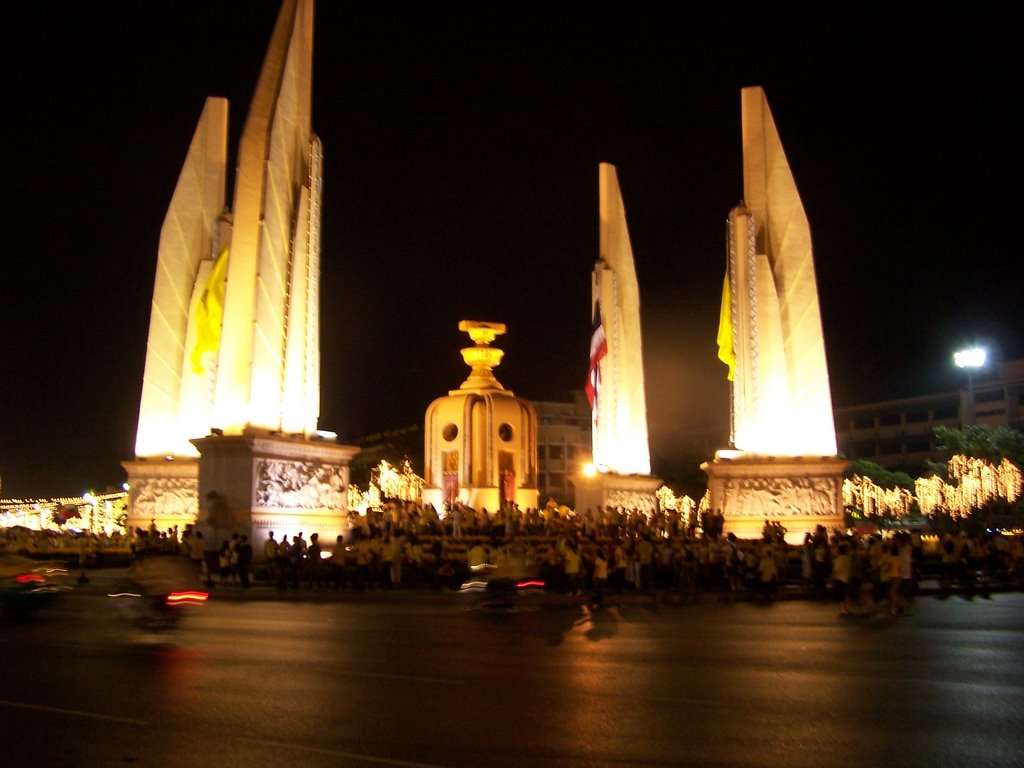 Democracy Monument by william lepinsky