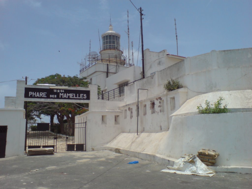 Phare de Mameles by Boutchie