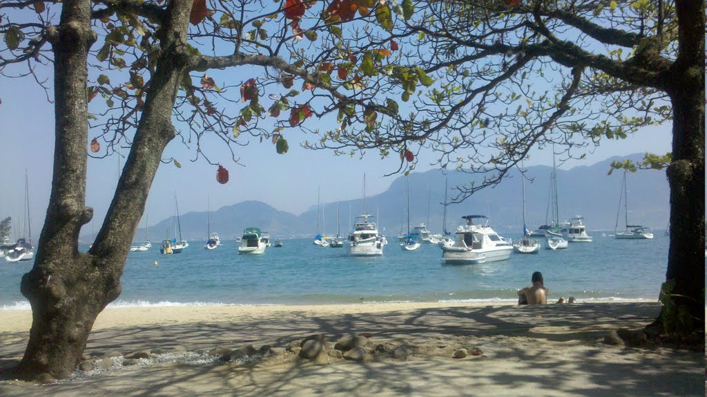 Ilhabela - Ilha de São Sebastião by Heron Maturana Jr