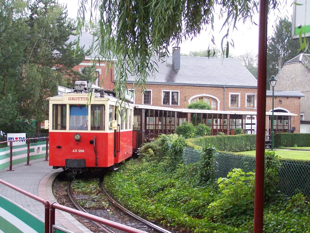 Han sue Lesse, tram to the caves by tonywatson