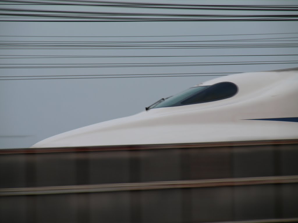 700 Series Shinkansen The 700 series is characterized by its flat 'duck-bill' nose. 16-car units are painted white with blue stripes beneath the windows, and are used for Nozomi, Hikari, and Kodama . by Mystic eye